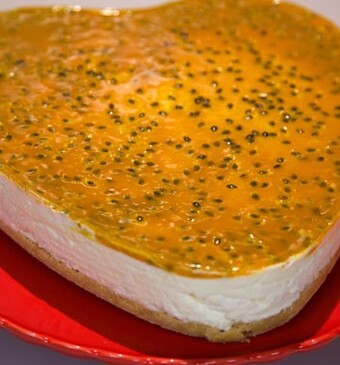 Witte chocolade-kwarktaart