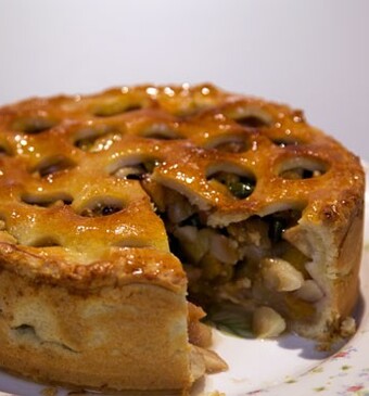 Perentaart met noten