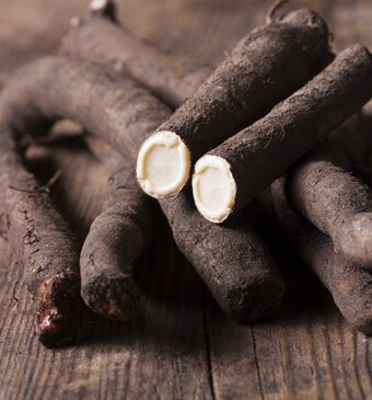 Hoe maak ik schorseneren schoon?