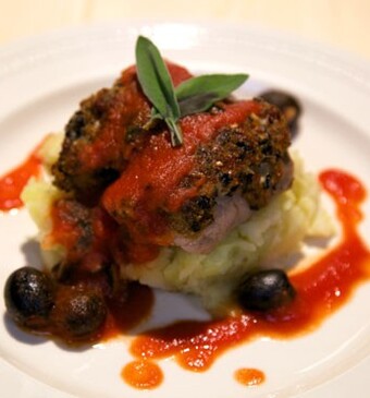 Kalfsmedaillons met Italiaanse olijvenkorst