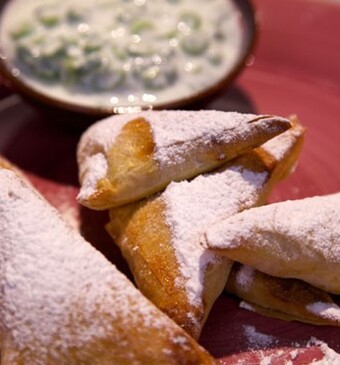 Samosa’s uit de Antillen met een vulling van pompoen en quinoa