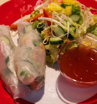 Lichte loempia’s met mangosalade