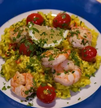 Saffraanrisotto met grote garnalen