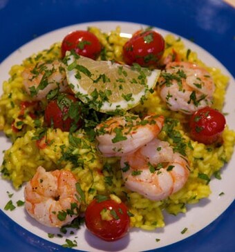 Saffraanrisotto met grote garnalen