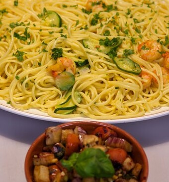 Pasta gamberetti, zucchine e zafferano (pasta met garnalen, courgette en saffraan)