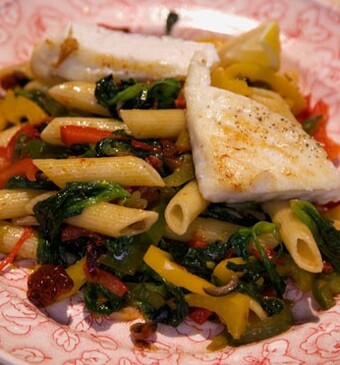 Pasta in pittige ansjovisolie