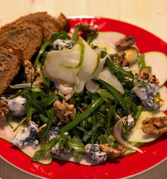 Carpaccio van peer met witlof-bonensalade