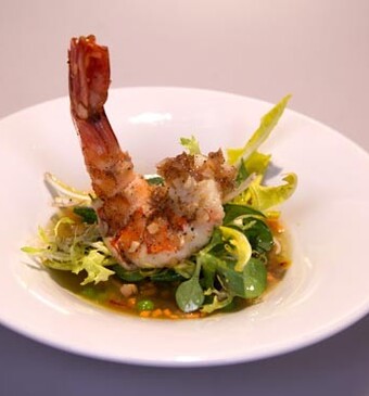 Visgelei met gebakken gamba’s en pissenlit