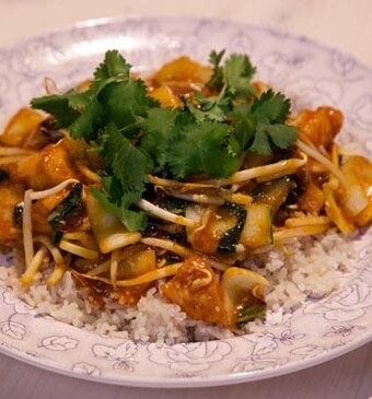 Kip in kerrie-ananassaus