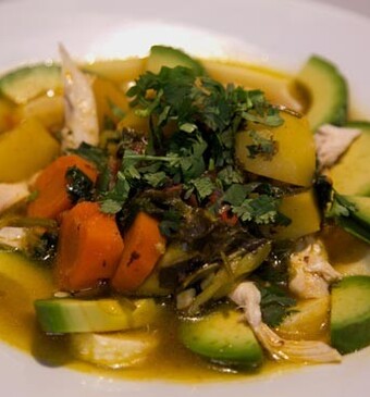 Sancocho Valluno uit Colombia (Rode kippensoep uit Colombia)