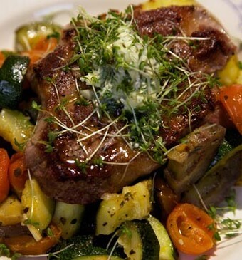 Gegrilde varkenslapjes met ratatouille