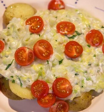 Spitskool in geitenkaas-bechamelsaus