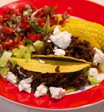 Taco’s met gepofte paprikasalsa en maïskolven