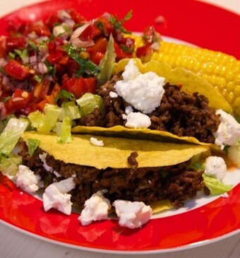 Taco’s met gepofte paprikasalsa en maïskolven