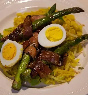Pilav met sesam-soja asperges
