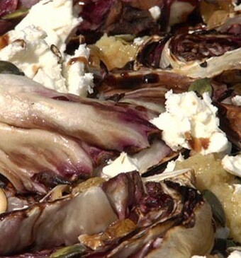 Radicchiosalade met bonensalsa