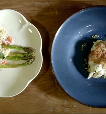 Kip met basilicumpesto, bechamelsaus en asperge-aardappelsalade