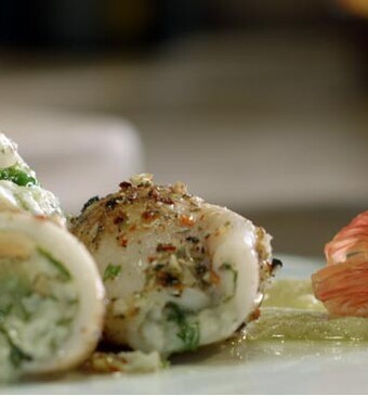 Gevulde inktvissen met avocadopuree