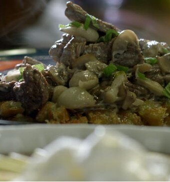 Beef Stroganoff en makkelijke perentaart