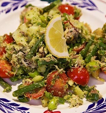 Makreel-aardappelsalade met korianderpesto