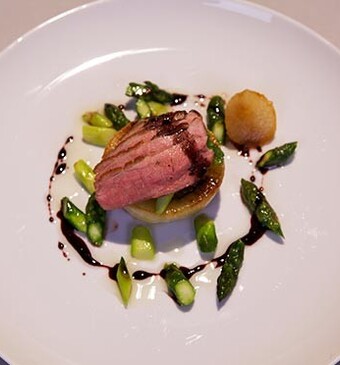 Gepofte meiraapjes met tamme eend