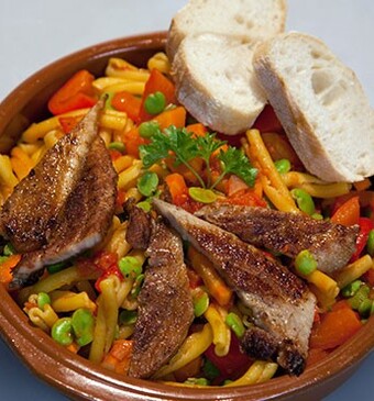 Caserecce con fave e pancetta (pasta met tuinbonen en speklappen)