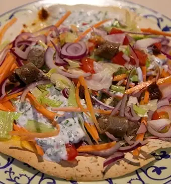 Turkse pizza’s met lamsworstjes