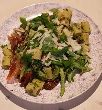 Pasta met pancetta en olijventapenade