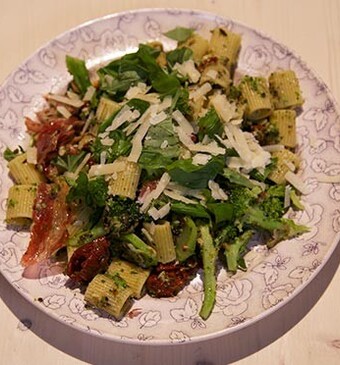 Pasta met pancetta en olijventapenade