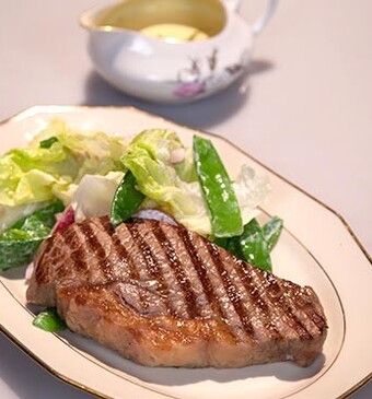 Entrecote met bearnaisesaus en groene salade