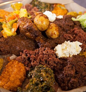 Tsebhi Dorho (pittig stoofgerecht met kippenpoten),  Zegni (pittig stoofgerecht met rundvlees),  Alicha (milde mix van gebakken groenten,  Temtemo (milde linzensaus)