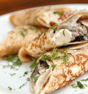 Volkoren pannenkoeken met pittige kip