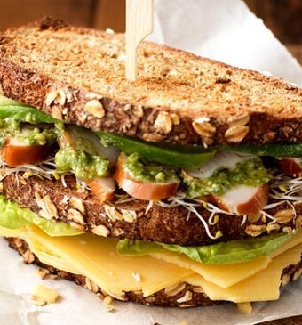 Supersandwich met oude kaas en kip