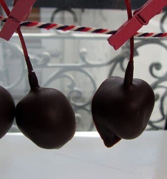 Cherry-chocolate bombshells