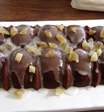 Kleverige honing-gembercake