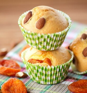 Makkelijke banaan-abrikozencakejes