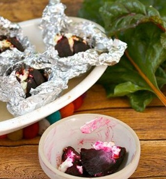 Heerlijk makkelijk voorgerecht: gepofte bietjes met geitenkaas en honing