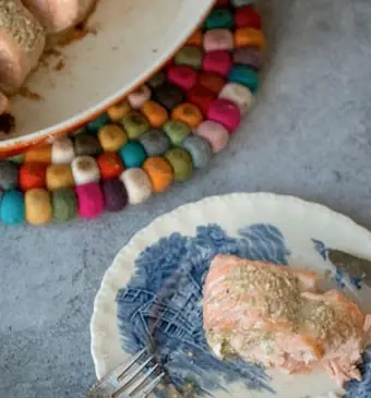 Zalmrollade gevuld met noten