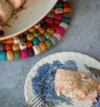 Zalmrollade gevuld met noten