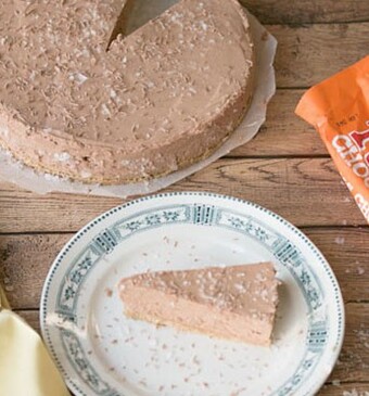 Salted caramel chocolate no bake cheesecake