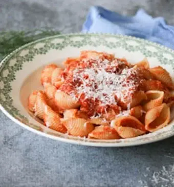 Pasta met krabsaus en verborgen groentes