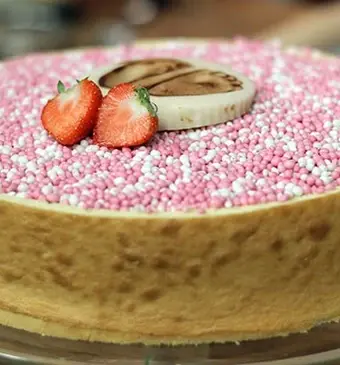 Geboortetaart met muisjes
