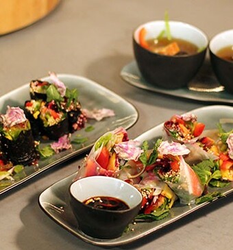 Regenboogrolletjes en misobouillon