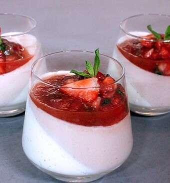 Aardbeien-tomaten panna cotta