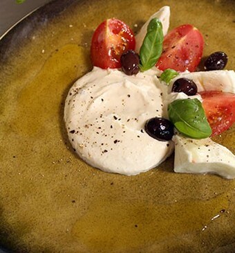 Caprese met Parmezaan-ricotta crème