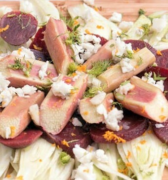 Salade met rabarber, biet en venkel
