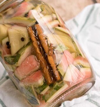 Zuur van watermeloen en rabarber