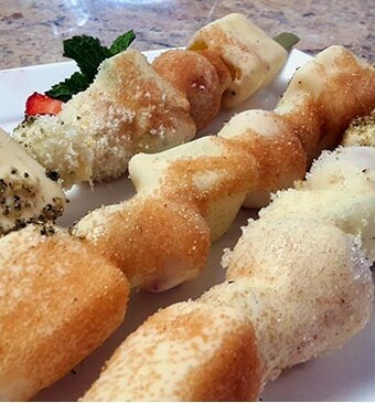 Fruitspiesen onder de chocoladefontein