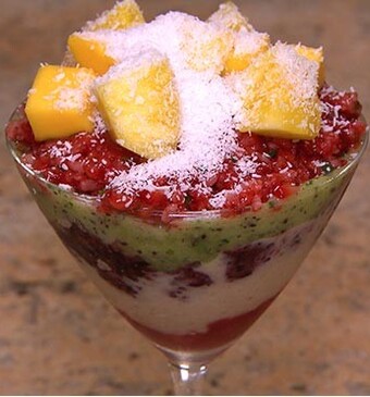 Regenboogfruit-ijsbeker