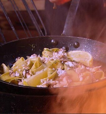 Pappardelle met warm gerookte forel en dille